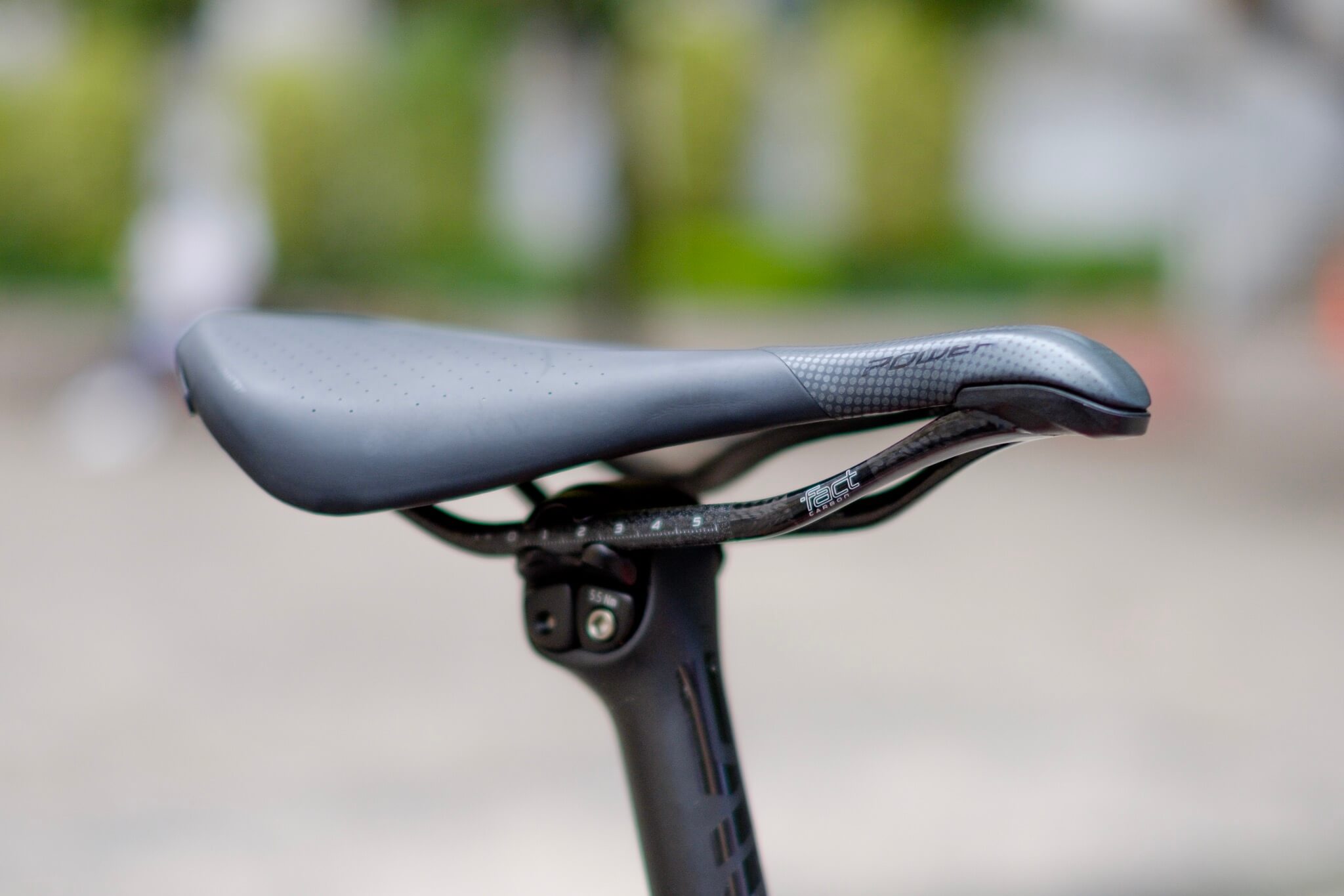 サドル界のゲームチェンジャー。ウィメンズサドル「S-Works POWER with