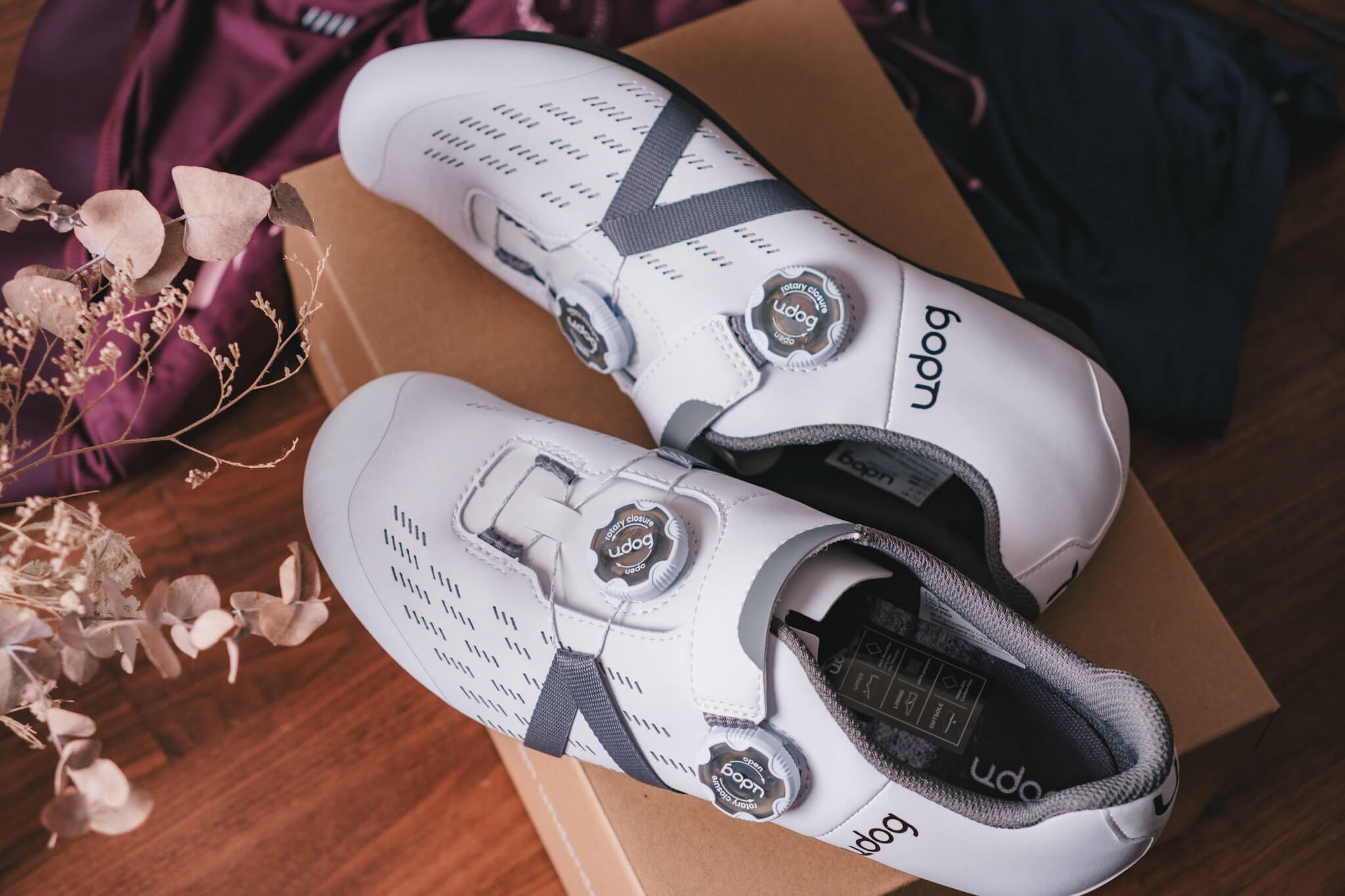 Udog CENTOレビュー：モダン×クラシックなダイヤル式シューズの新境地