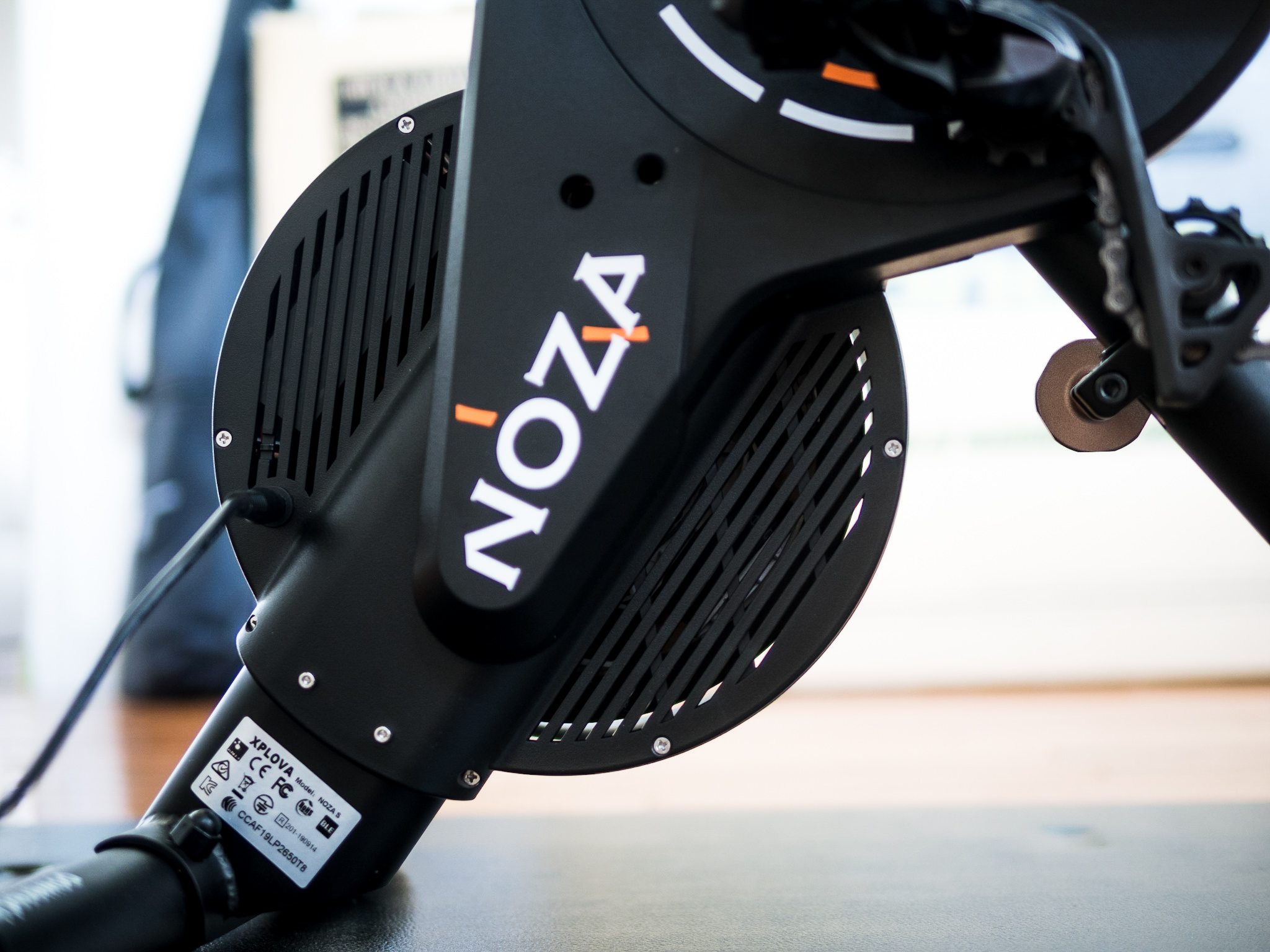 xplova NOZA S』レビュー：静音性/実走感/価格のすべてを備えた