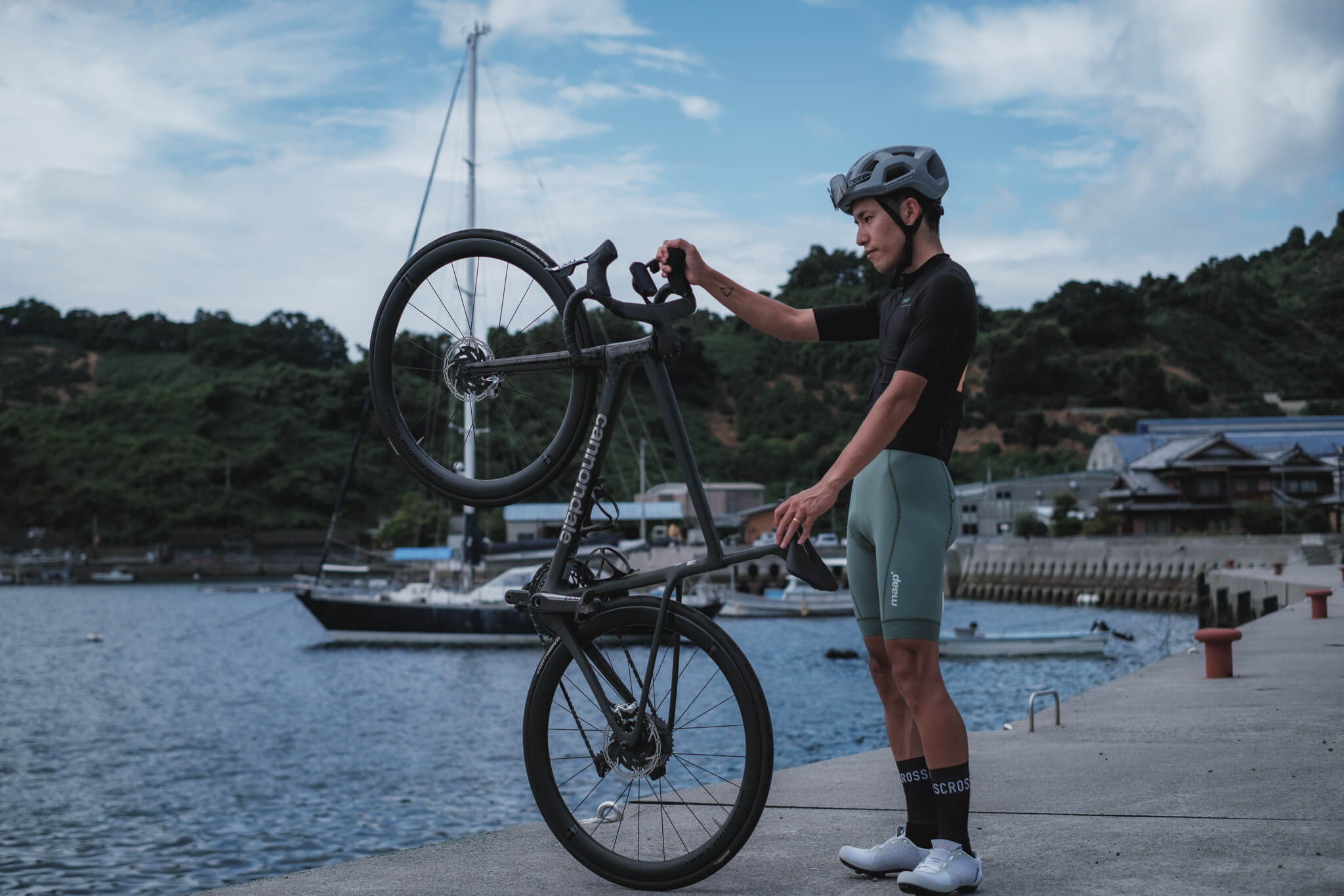 Roval Rapide Cockpitレビュー：Tarmac SL8以外に装着するとどうなるか