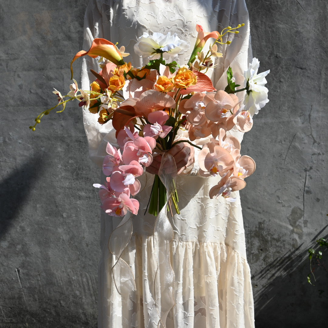 ピンク×オレンジの華やかブーケ