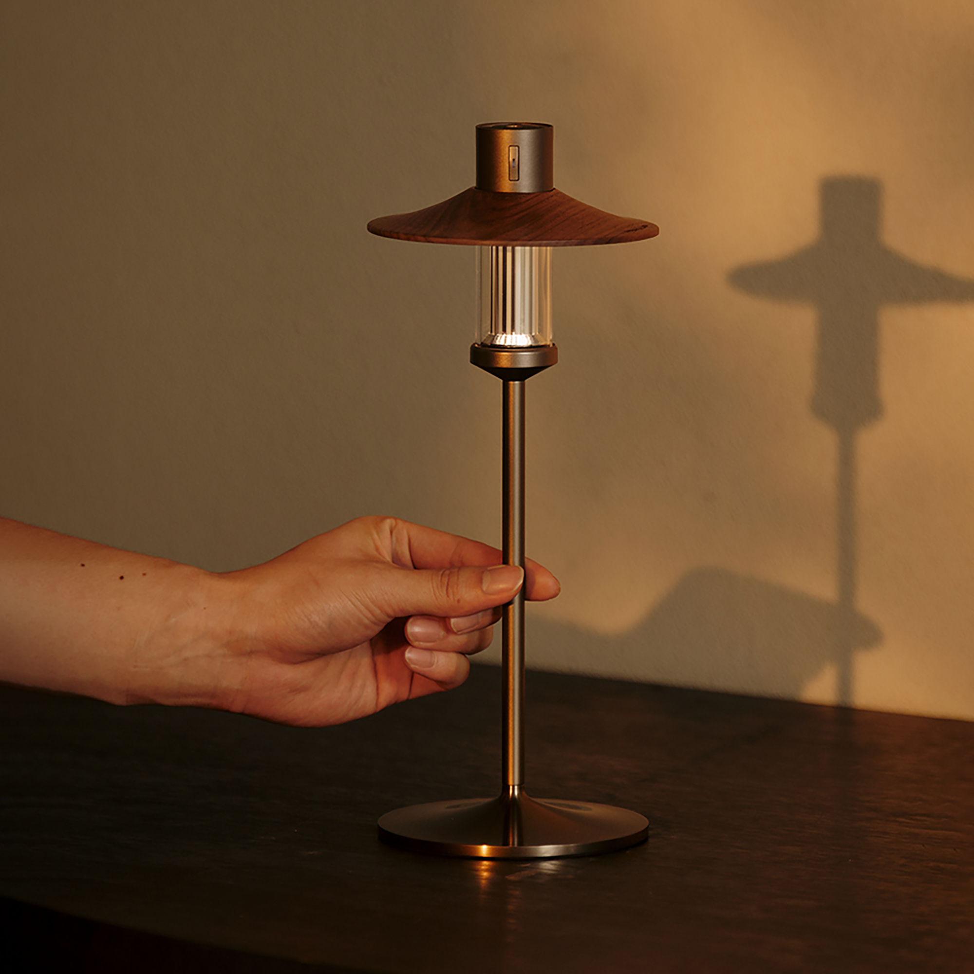 LUMENA M3テーブルランプ【LEDランタン】| LUMENA公式webストア – 株式