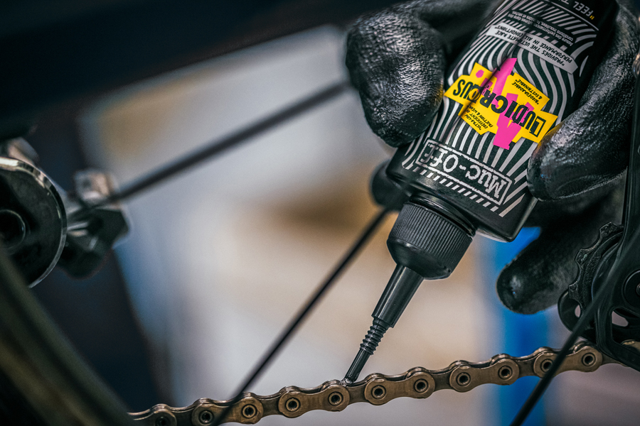 10/26発売】環境にやさしいチェーンオイル Muc-offから世界最速を記録