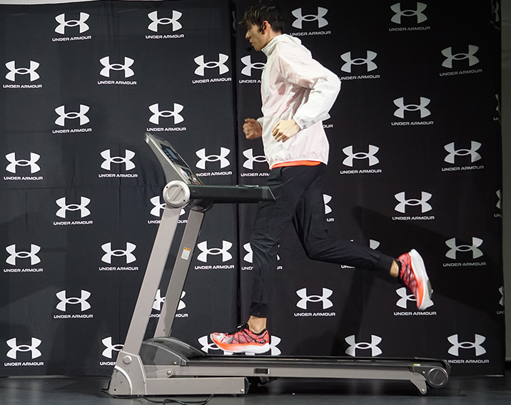 アンダーアーマー】最新レーシングシューズ「UAフローベロ シティ