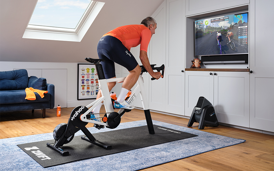 ガーミンから、光学式心拍計を備えた「ForeAthlete935」リリース