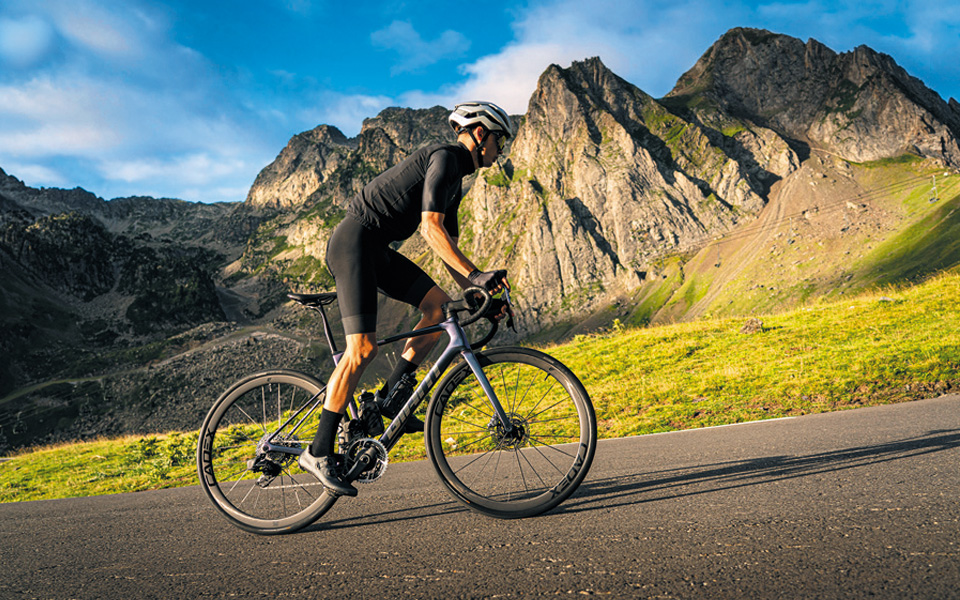 GIANT】新型エンデュランスロードバイク「DEFY」シリーズがフルモデル