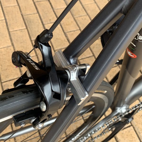 リヤ ブレーキ台座 L型 - 801製作所