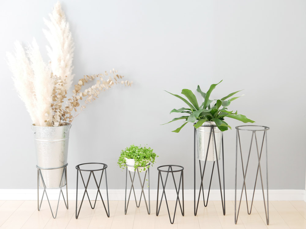 ついに見つけた！新品で買えるミッドセンチュリーなプランタースタンド