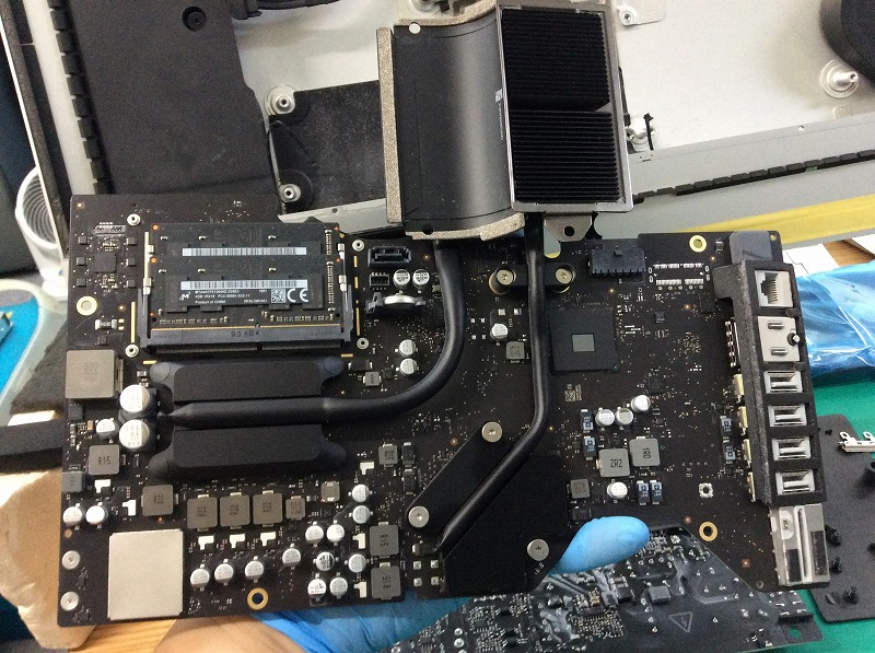 iMac 21.5ｲﾝﾁ 4K 2019 SSD・メモリ換装 | Mac修理 McDoctor 札幌マック