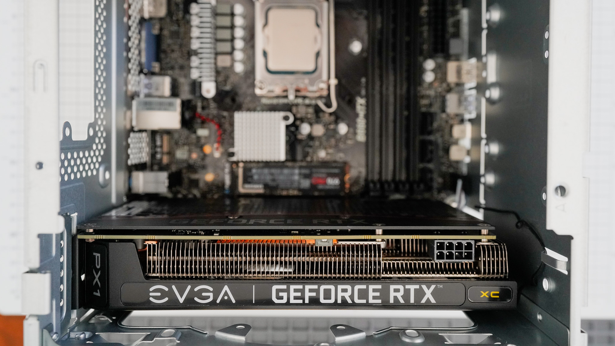 DeskMeet B660 レビュー その3 RTX 3060 TiでゲーミングPCを作る