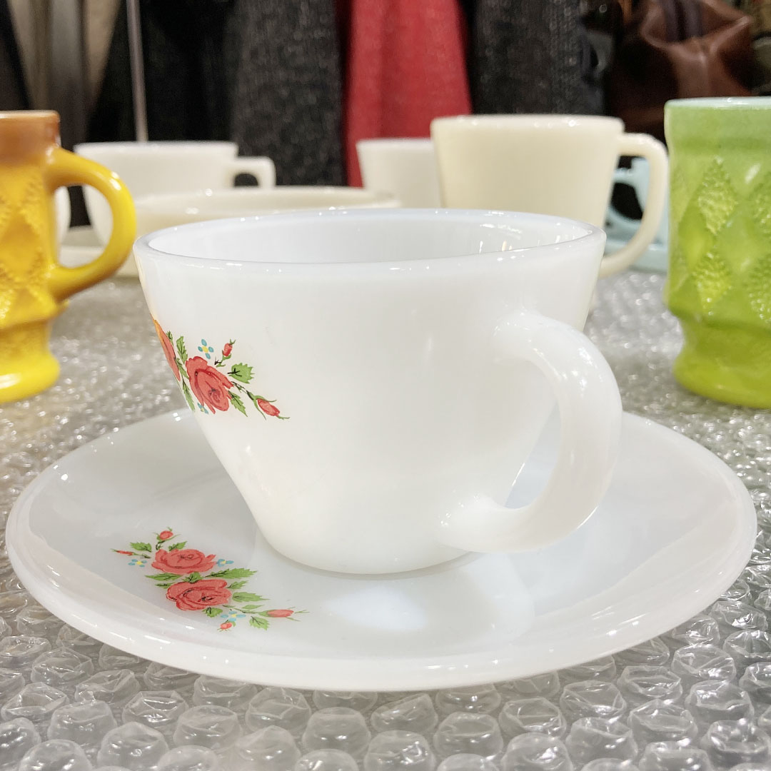 プレミアムローズカップ＆ソーサー 1960年代製造 Fire-king