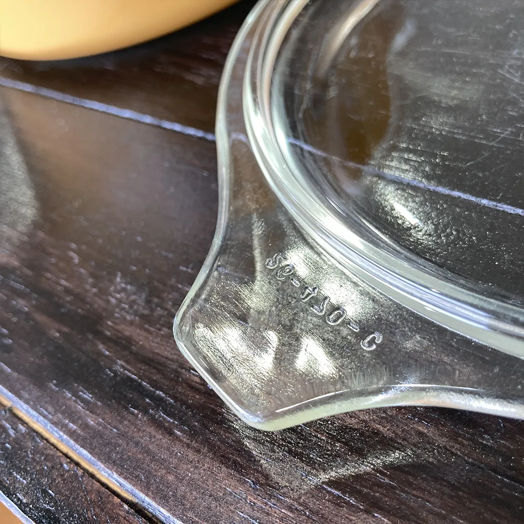 バタフライゴールドキャセロールMサイズ オールドパイレックス