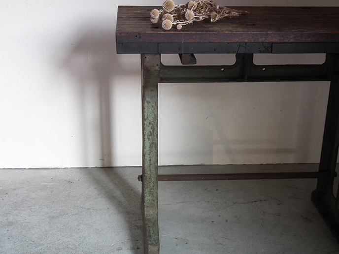 J00111 インダストリアル 古い鉄脚作業台 アトリエデスク | MANSIKKA