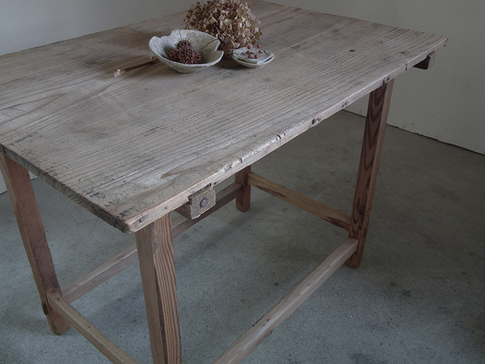 H00628 アンティーク 素朴な木味の古い作業台 机 | MANSIKKA