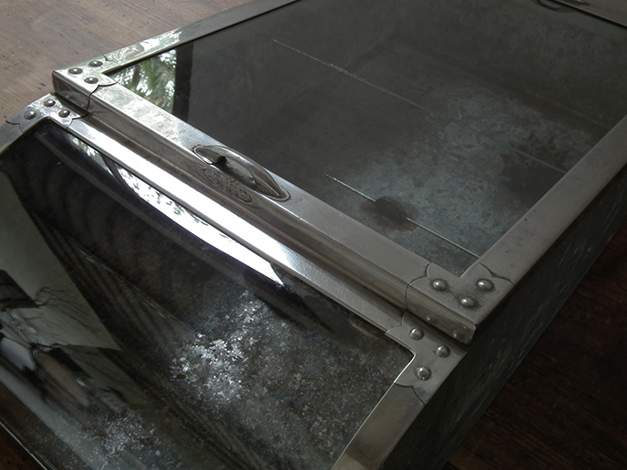 H02248 昭和レトロ ブリキ 駄菓子屋のRガラスショーケース | MANSIKKA