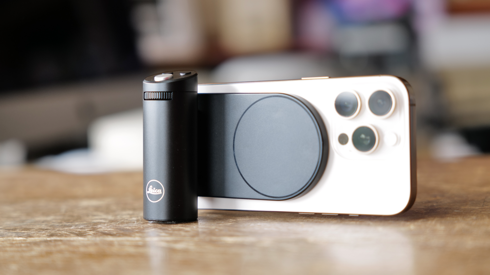 Leica LUXグリップ、レビュー。ライカが作ったiPhone用カメラアクセ