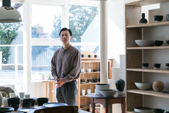うつわディクショナリー#22 吉田直嗣さんの黒と白｜うつわ
