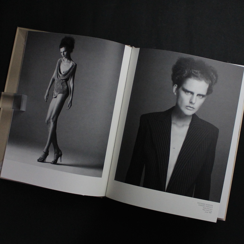 Visionaire 22 Chic（Acceptable） - Mario Testino