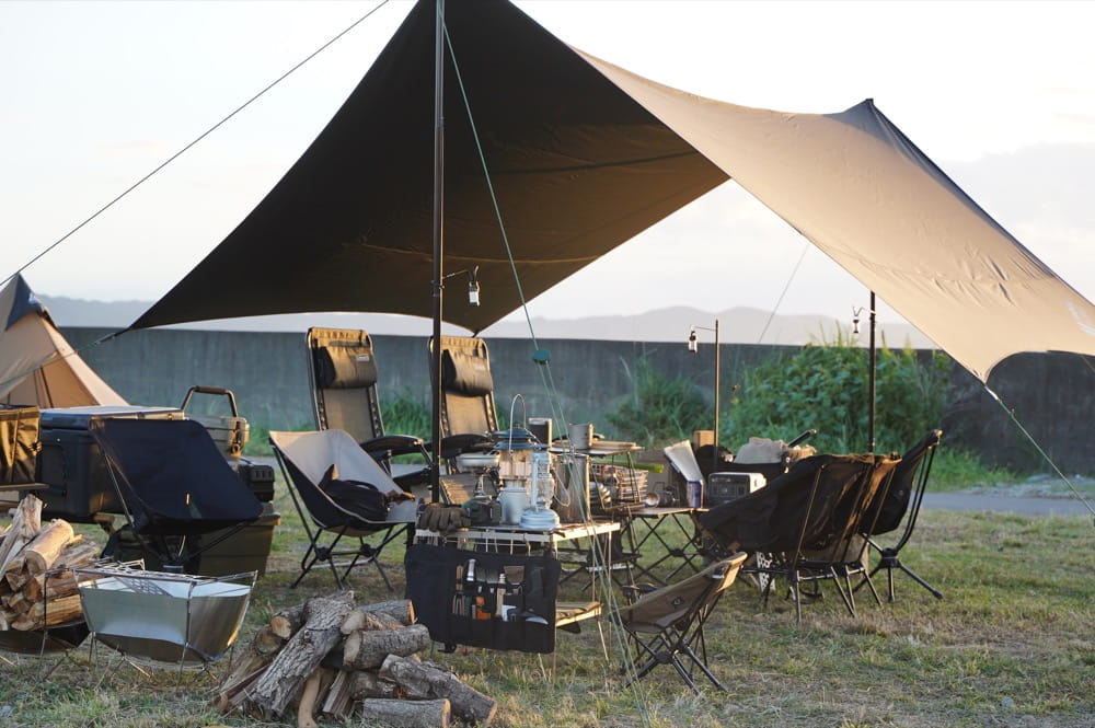 MINIMAL WORKS ブルーホール ヘキサタープ レビュー。圧倒的遮光性