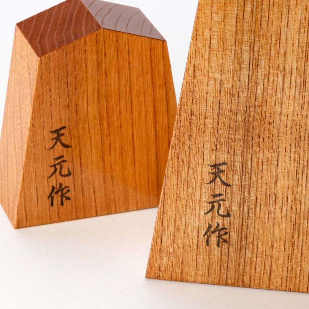 天童将棋駒の置物 招福駒 台付き飾り駒 左馬・と金の縁起物 山形県の