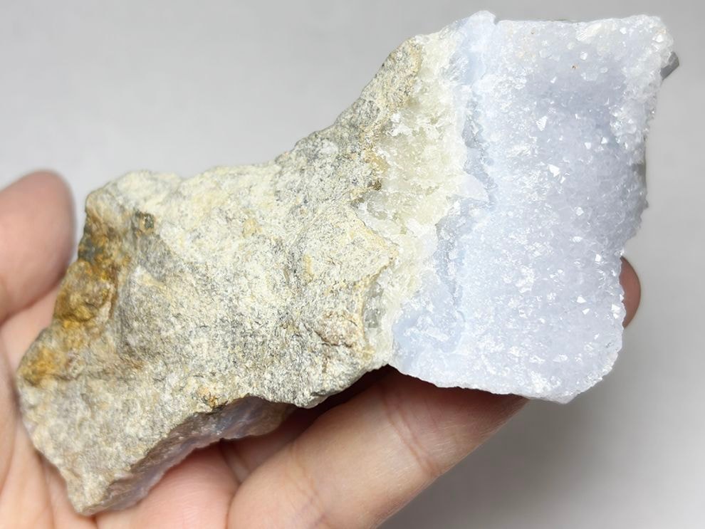 ブルーレースアゲート(縞瑪瑙)