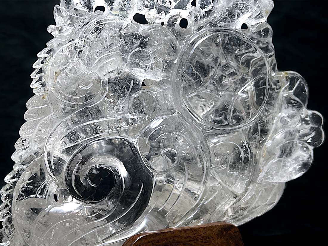 水晶 双龍彫刻 (木製台座付き)