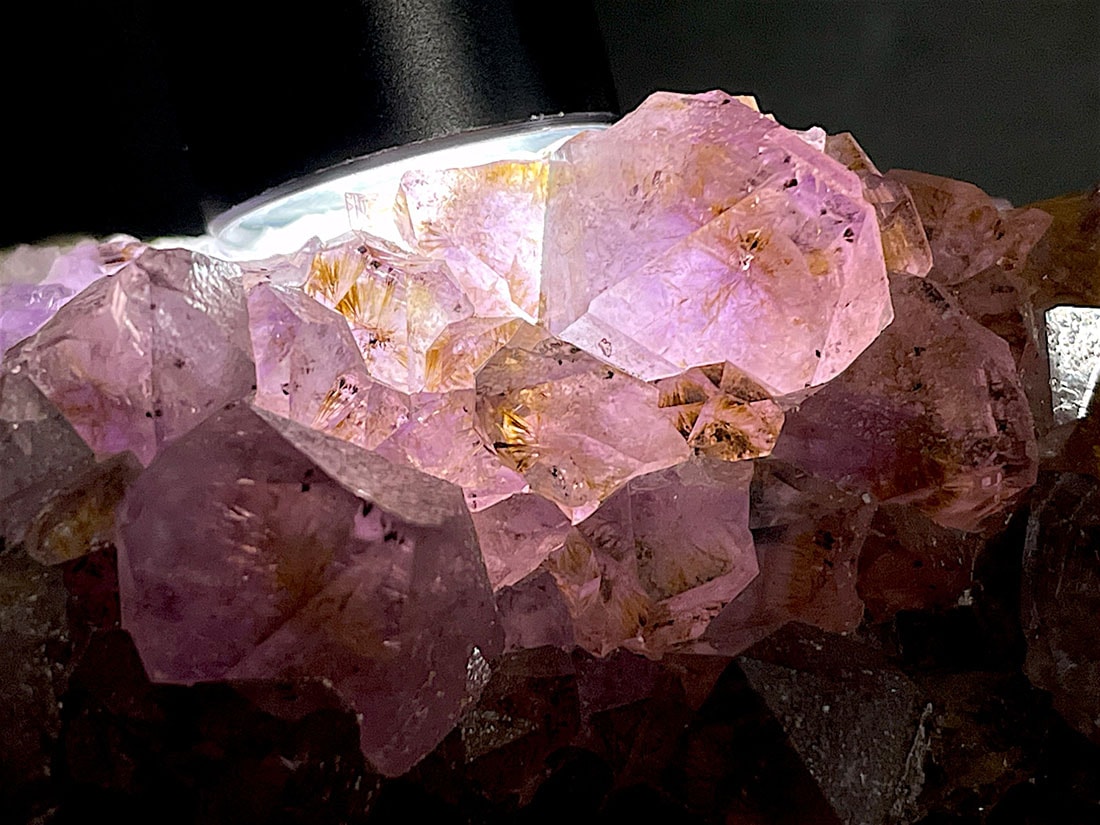 ブラジル産 カコクセナイトinアメジスト / Cacoxenite in Amethyst