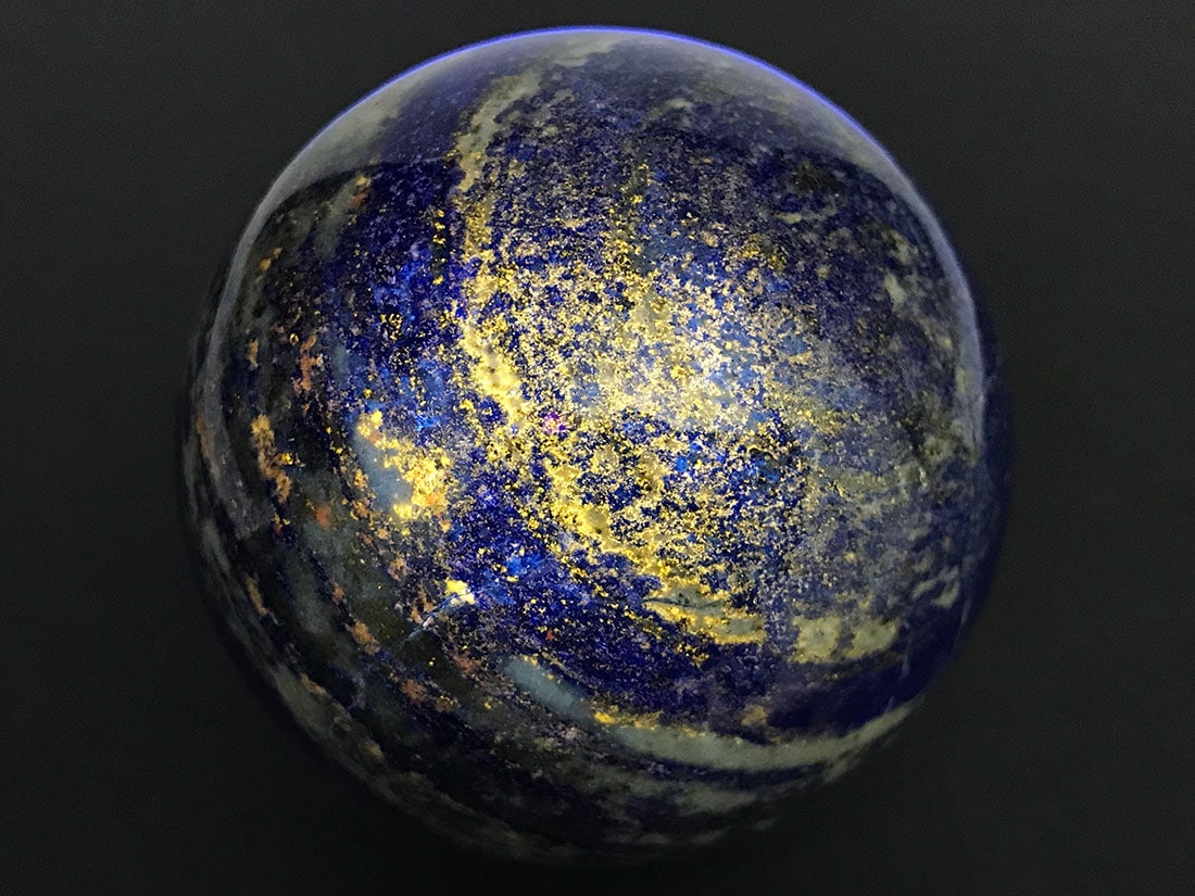 アフガニスタン産ラピスラズリ64mm 丸玉（蛍光）