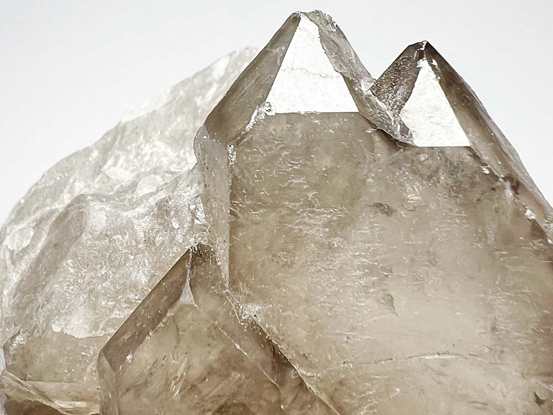 ブラジル産 エレスチャルスモーキークォーツ(ジャカレークォーツ