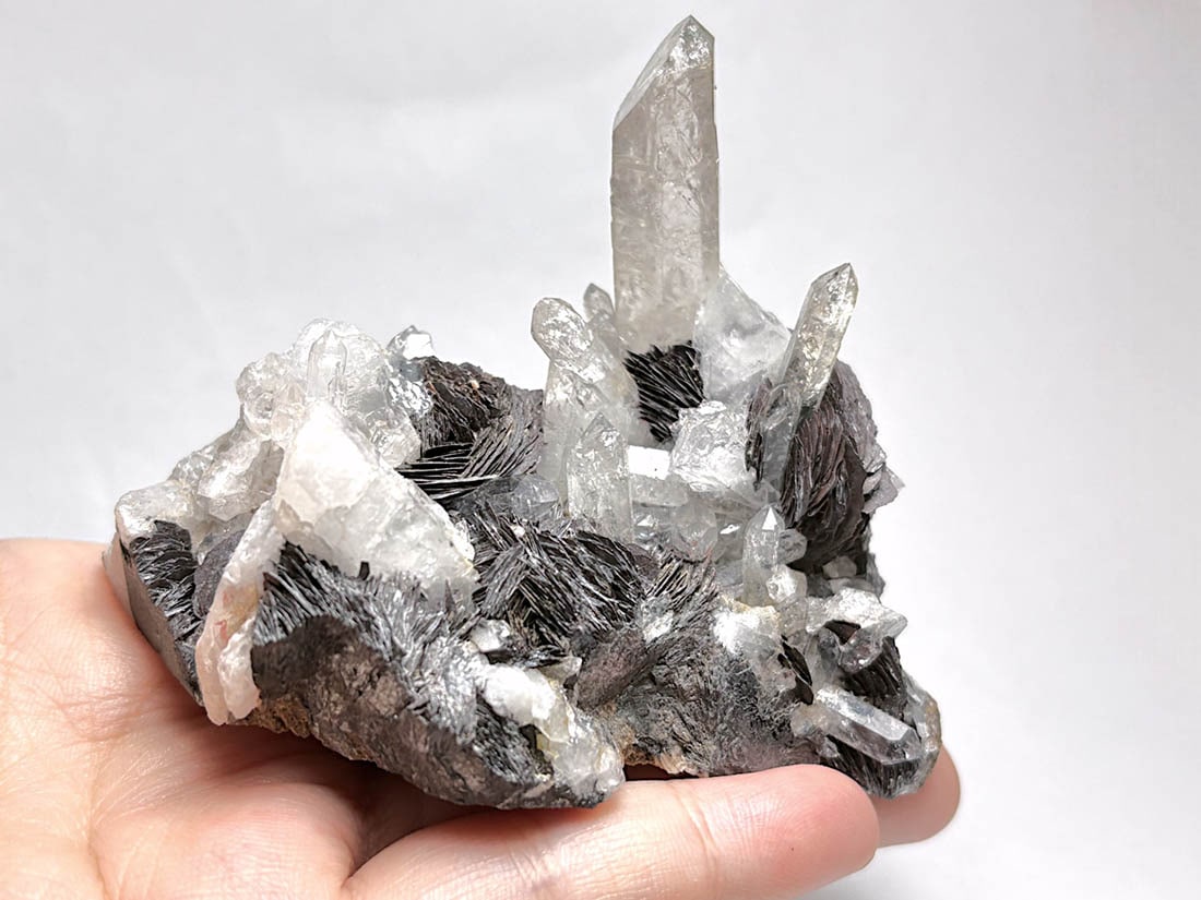 広東省産 アイアンローズ（ヘマタイト＆水晶）/ Iron Rose ( Hematite