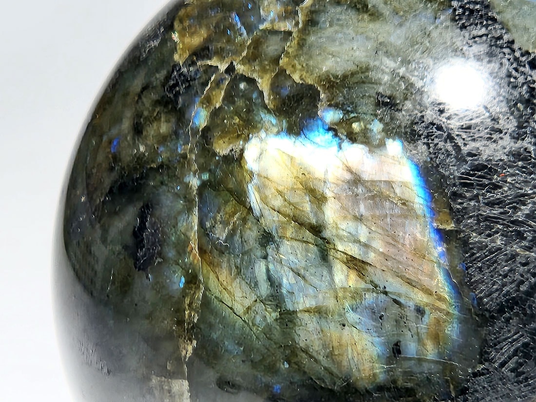 ラブラドライト61mm丸玉