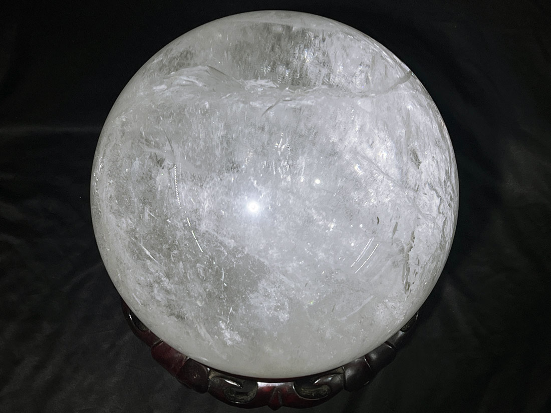 大型】水晶 200mm丸玉 (木製台座付き)