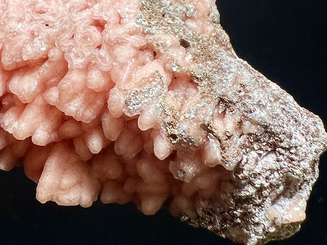 青森県尾太鉱山産 菱マンガン鉱クラスター