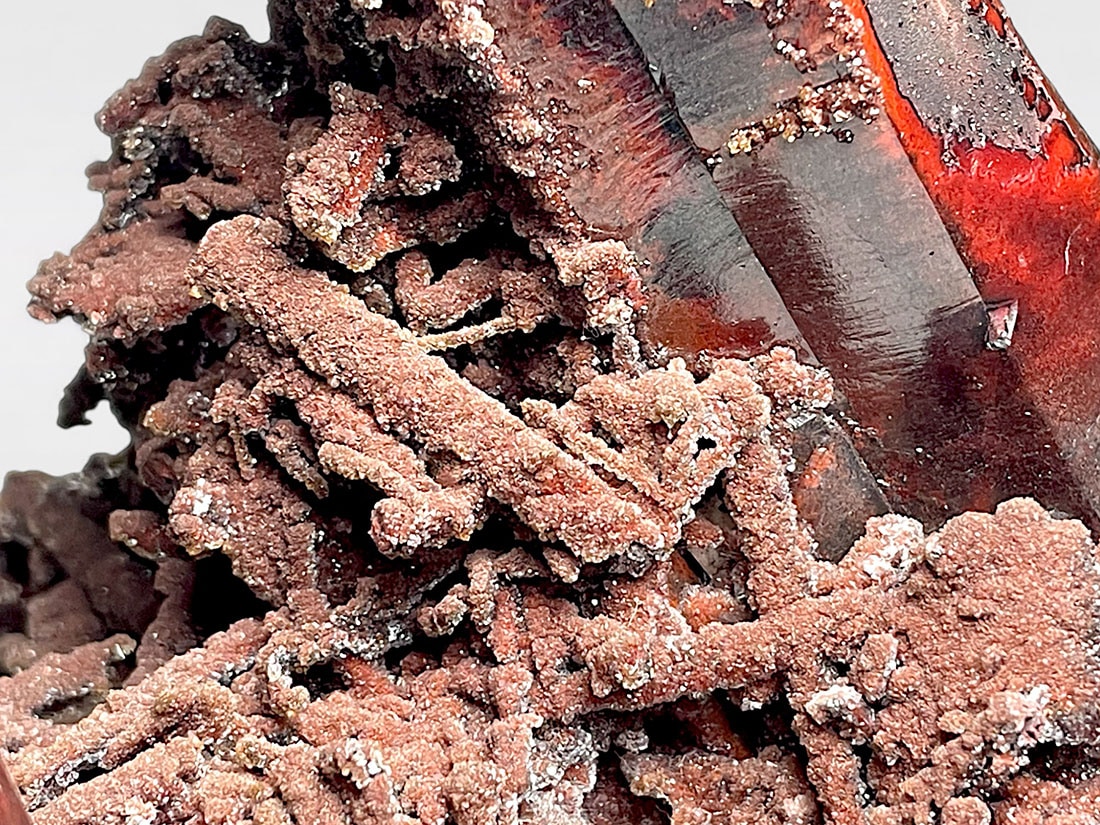 モロッコ産 赤水晶(赤鉄水晶) 大型クラスター