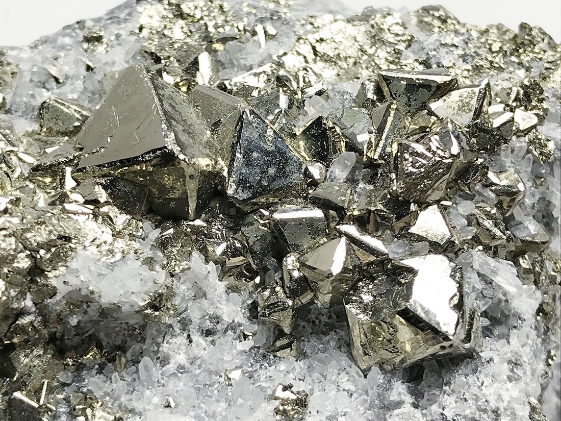 ペルー産 八面体パイライト