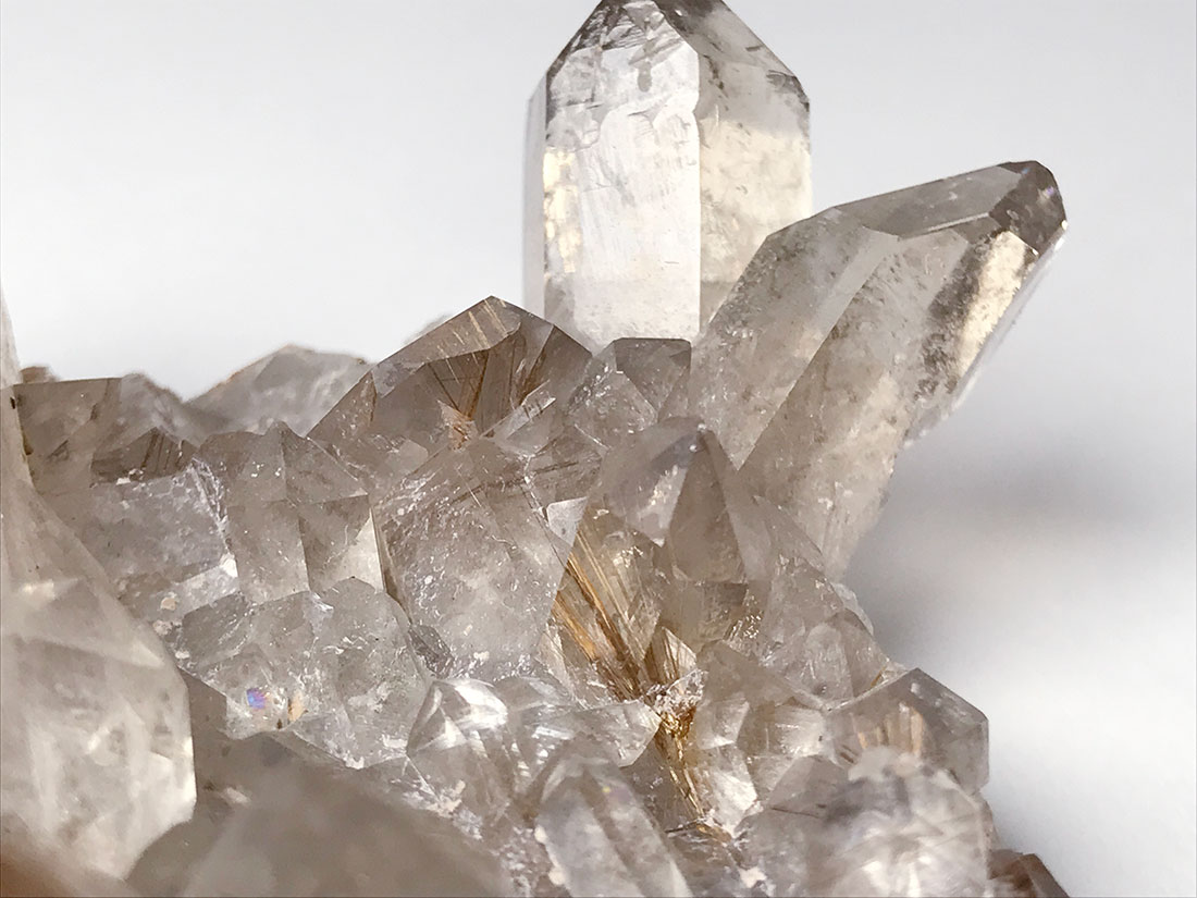 ブラジル産 ルチルクォーツクラスター ( 金鉱石入り水晶 )/Rutilated