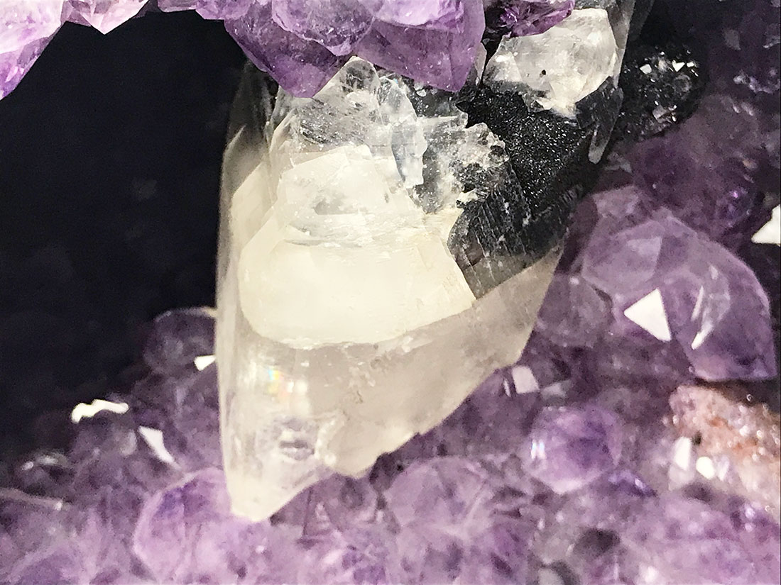 ウルグアイ産アメジストドーム ジオード