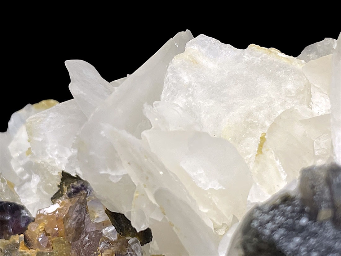 内モンゴル産フローライト(カルサイト共生)/Fluorite (蛍石)