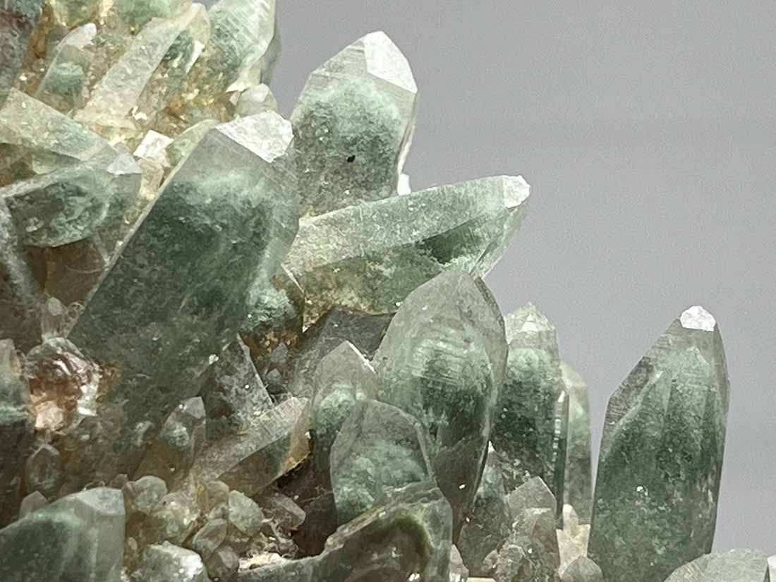 インド産 大型 ヒマラヤングリーンファントムクォーツ/Green Phantom