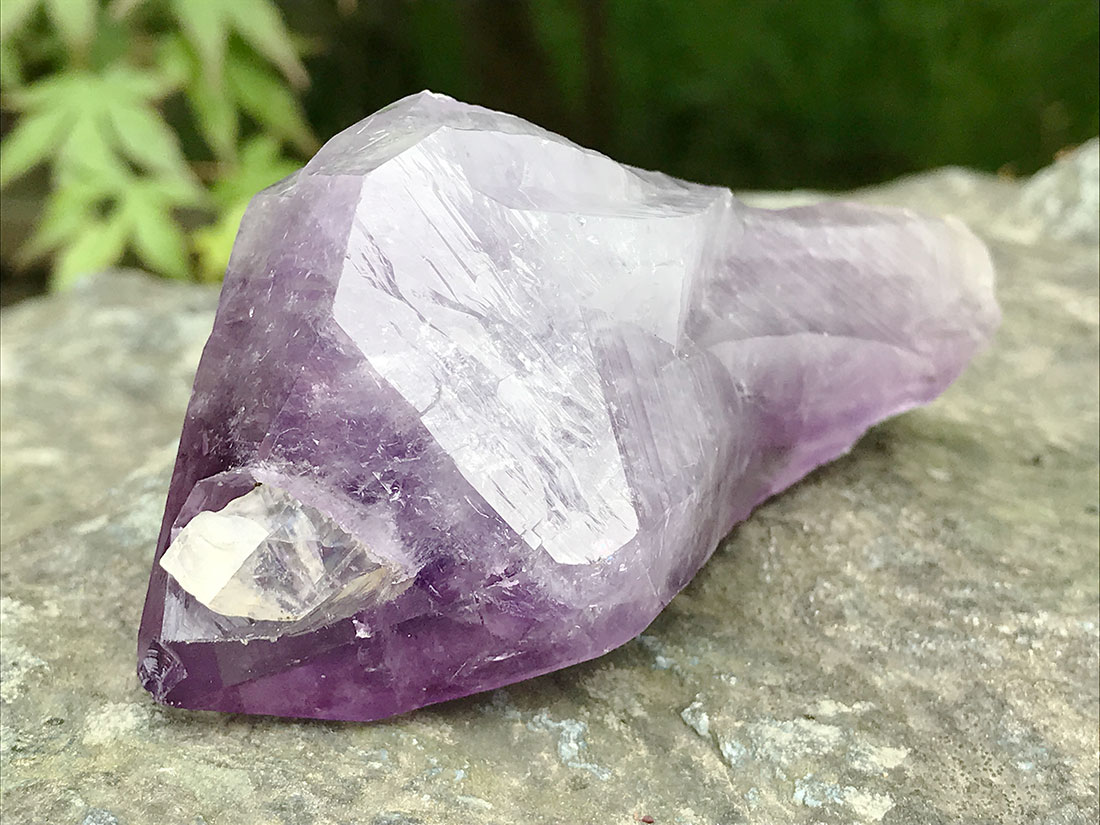 カルサイト(貫入)onアメジスト/Amethyst Calcite