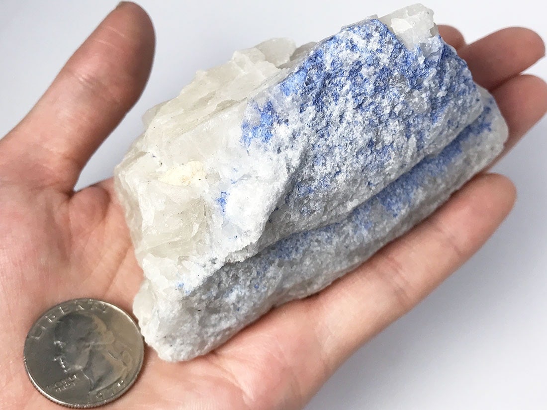 ブラジル産デュモルチェライトonクォーツ