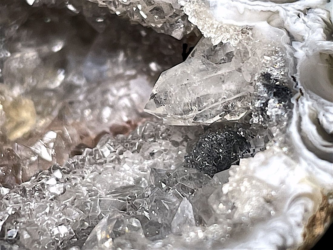 トレジャーメノウ (瑪瑙晶洞)/Geode Pair (鉄製台座付き)