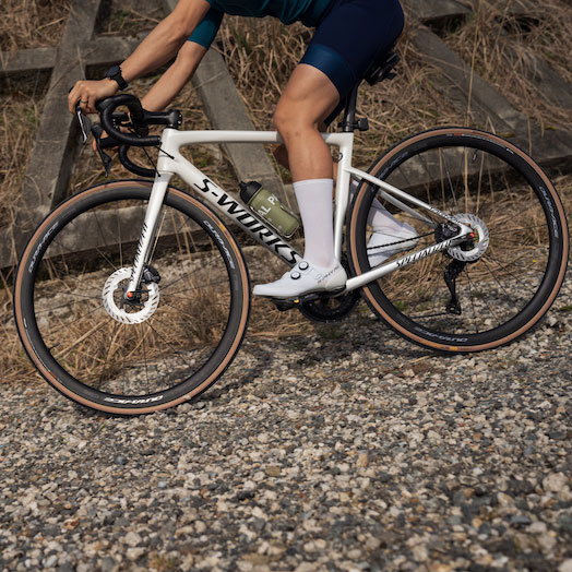 パナレーサー アジリスト デュロ TLR 700×28C チューブレスレディ