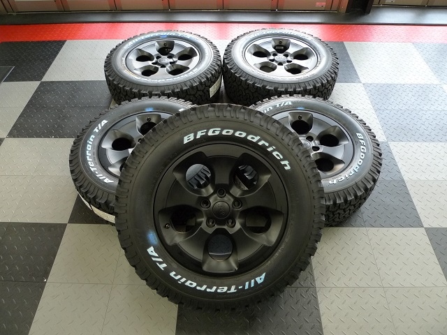 限定1セット特価】 07y－ ジープ ラングラー サハラ純正 18インチ