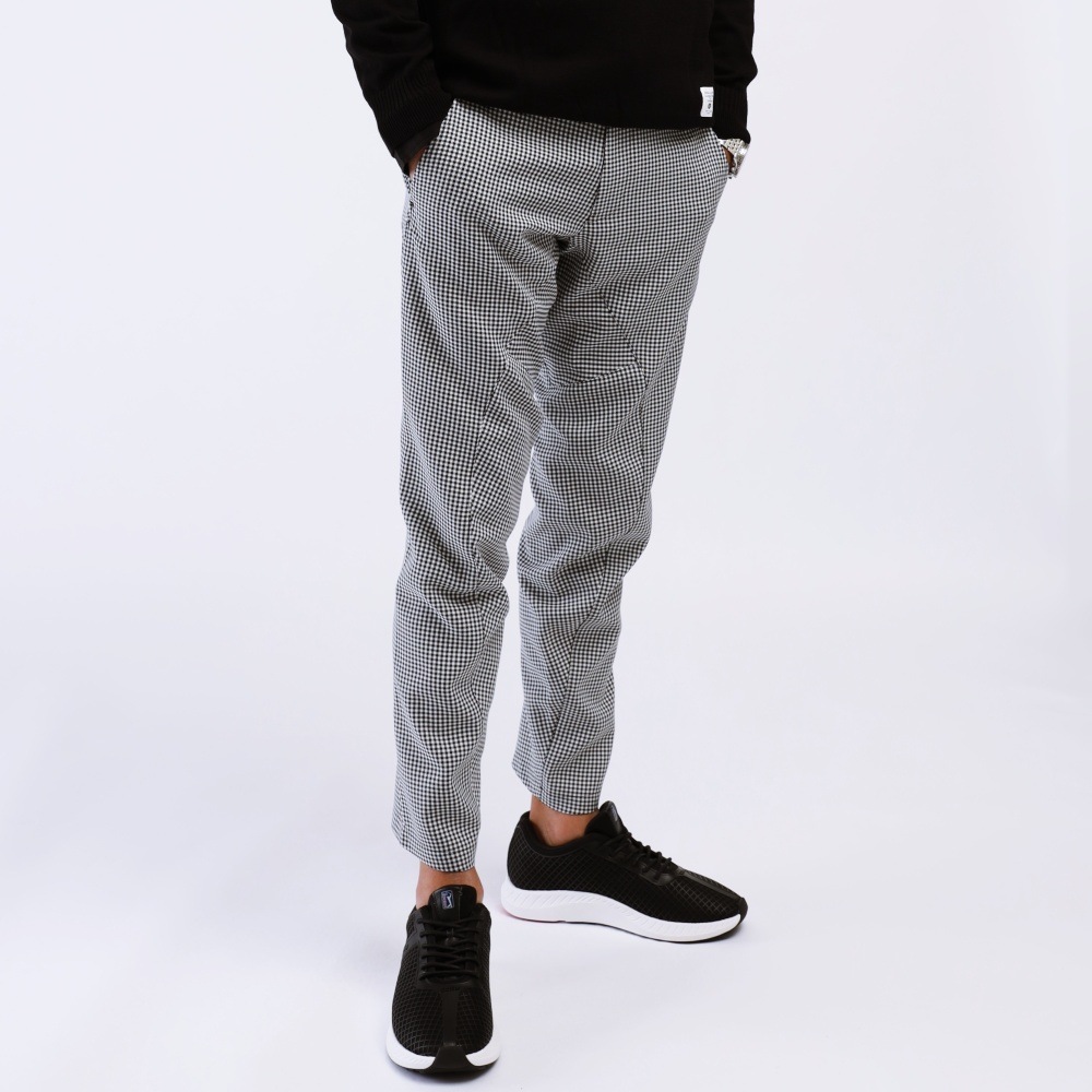 装いを1段階レベルアップ】HOSU 立体動体裁断 千鳥格子柄 パンツ