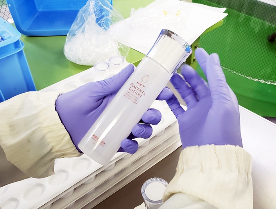 HBTプラセンタ美容液化粧水3個セット（抜群の保水力のエイジングケア