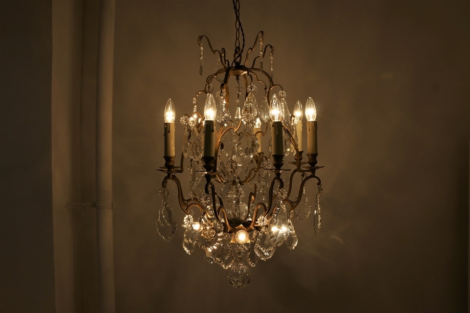 フランス アンティーク 大きなクリスタルドロップがついた華やかな