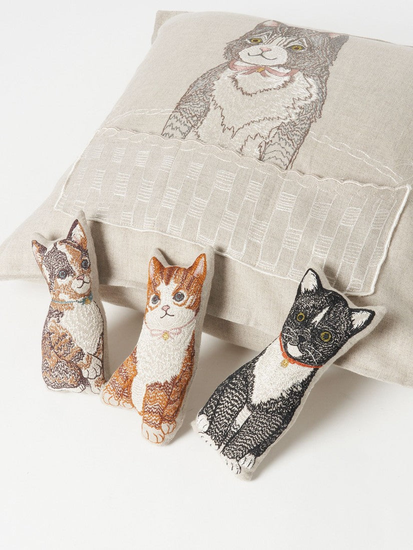 ポケットクッションカバー 40x40 Basket kitten（クッション）｜H.P.