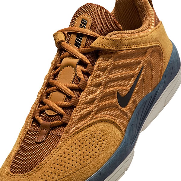 ロナウド】イタリア製のブラウンのNikeスパイクシューズ、サイズ43.0