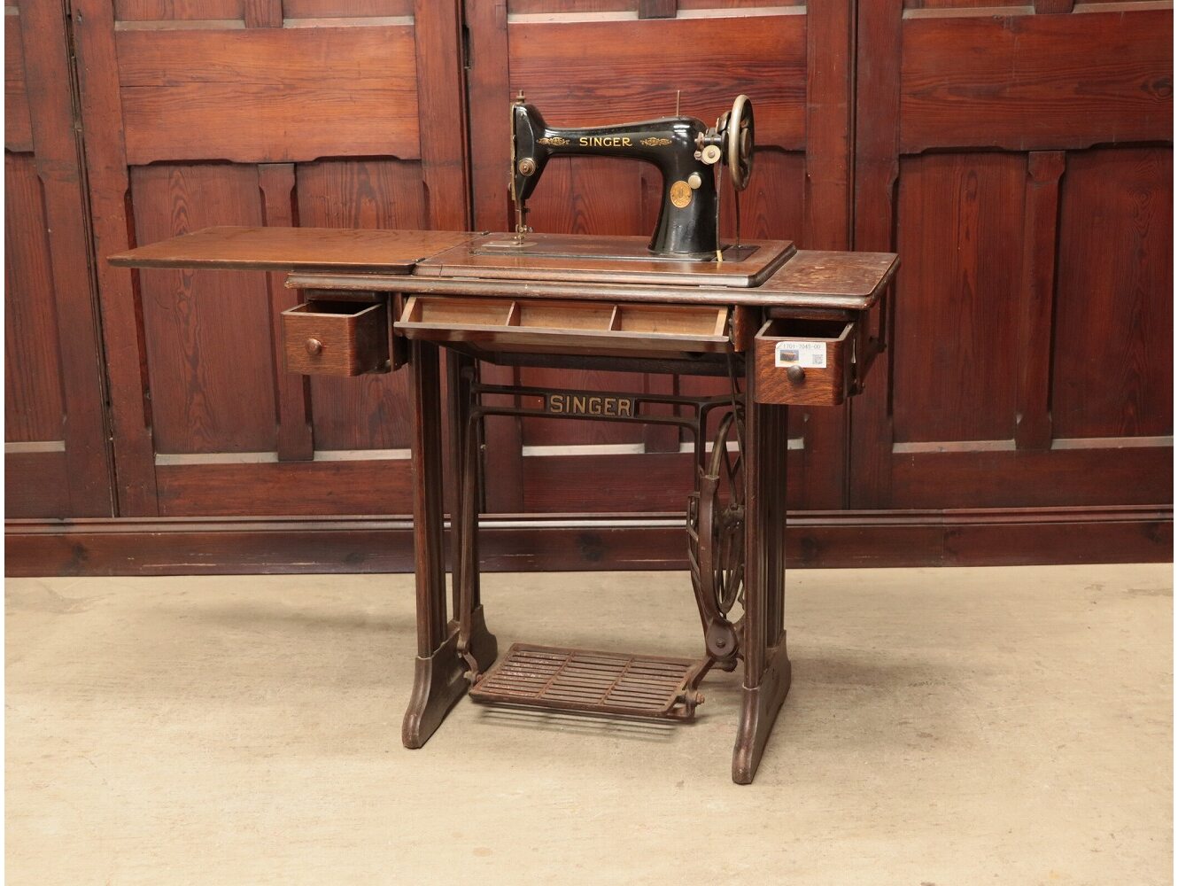 ミシンテーブル | ショップファニチャー,ファッションストア